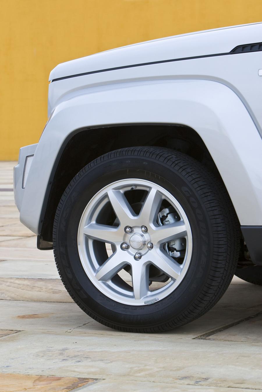  Jeep Cherokee 2008 года  (фото 117 из 161)